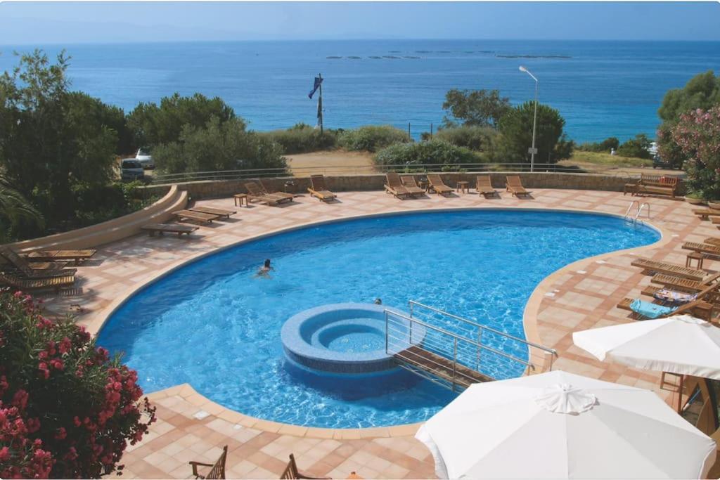 F2 Vue Mer Dans Residence Avec Piscine Ajaccio  Bagian luar foto
