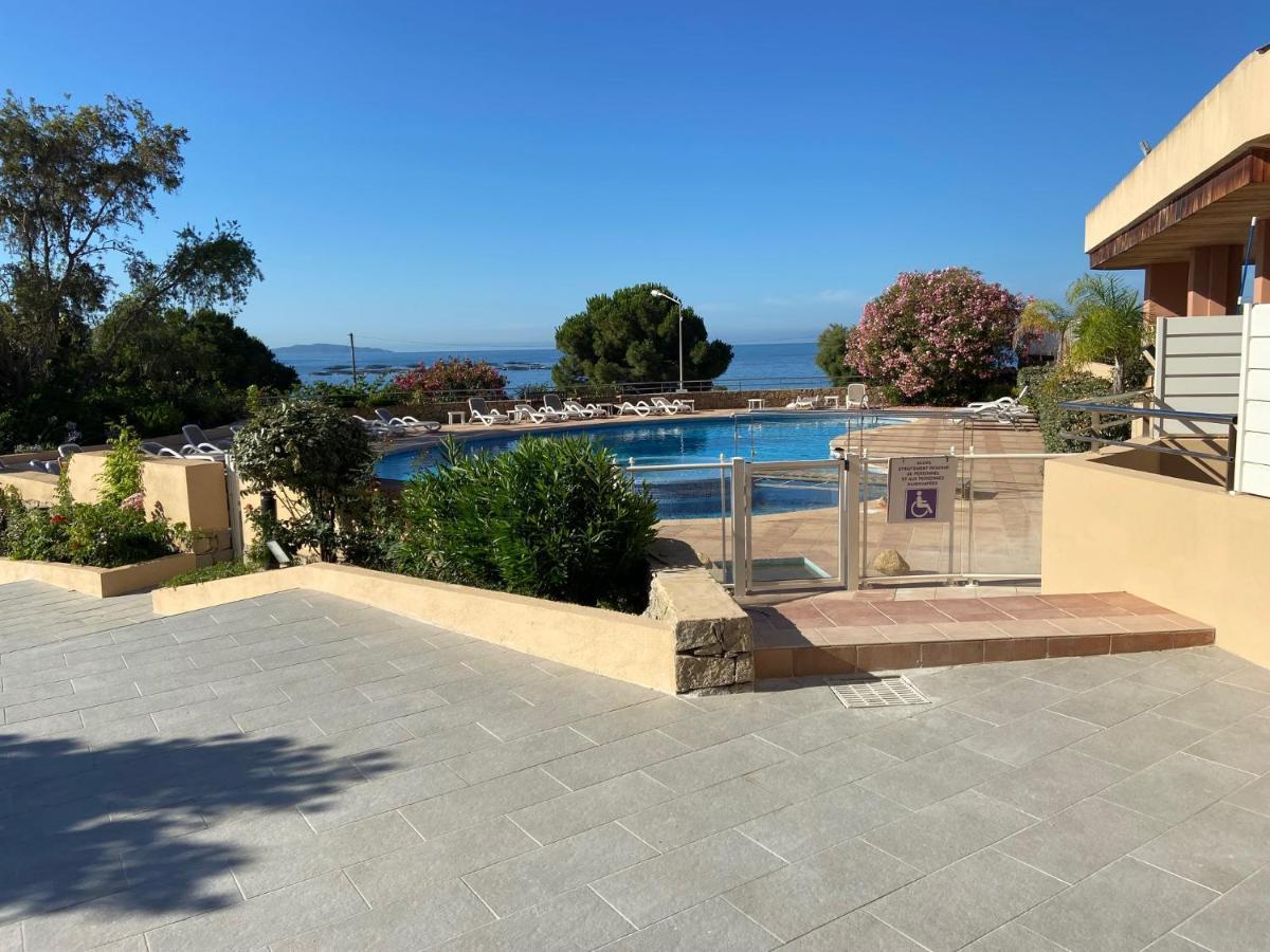 F2 Vue Mer Dans Residence Avec Piscine Ajaccio  Bagian luar foto
